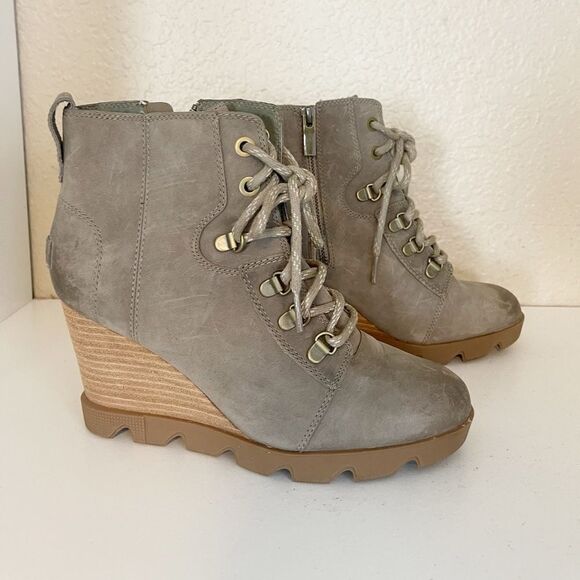 Sorel Joan Uptown Waterproof Wedge Bootie in mushroom. 8.5 - Picture 10 of 12